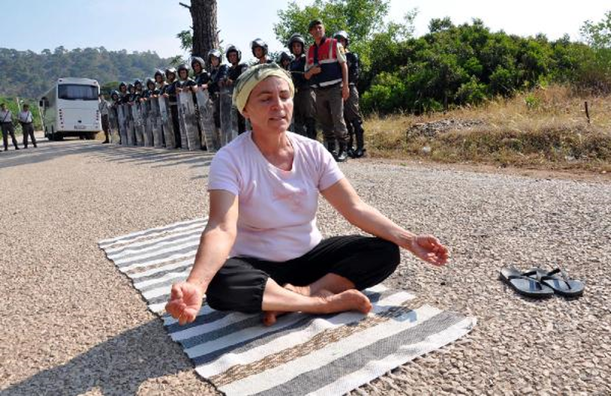 Çıralı\'da Yıkıma \'Yoga\'lı Önlem