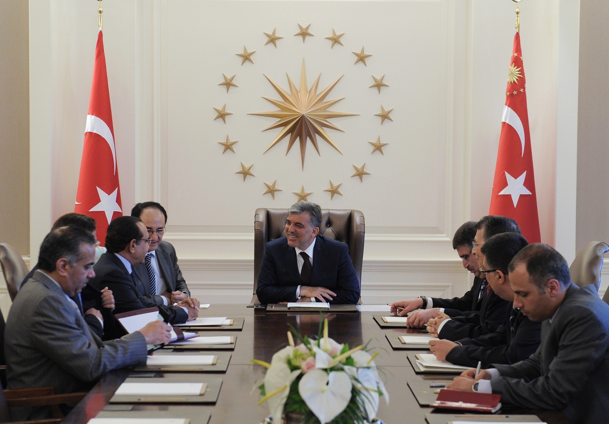 Cumhurbaşkanı Gül, Bahreyn İçişleri Bakanı Abdullah El Halife\'yi Kabul Etti