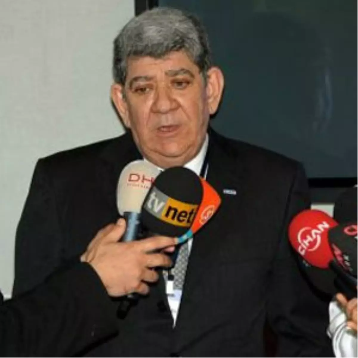 Dış Ekonomik İlişkiler Kurulu Türk-Yunan İş Konseyi Başkanı Selim Egeli, Yunanistan\'ın İçinde...