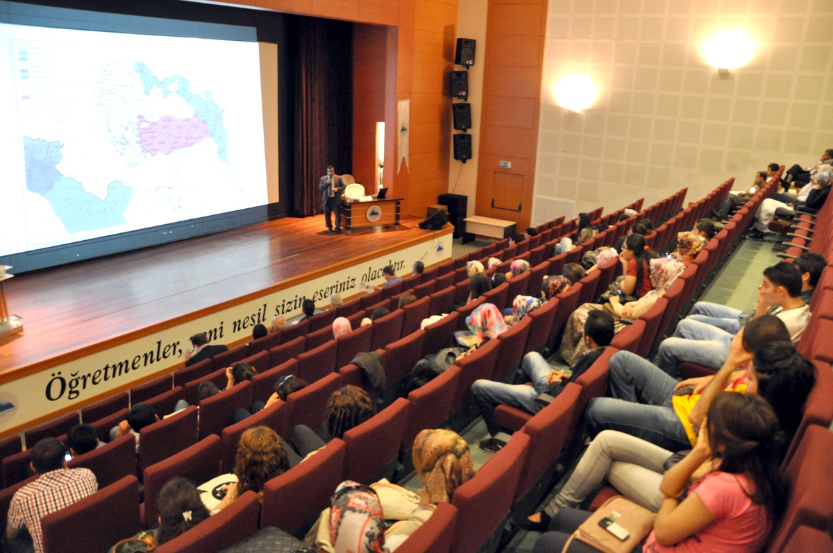 'Ermeni Sorunu' Konulu Konferans Düzenlendi