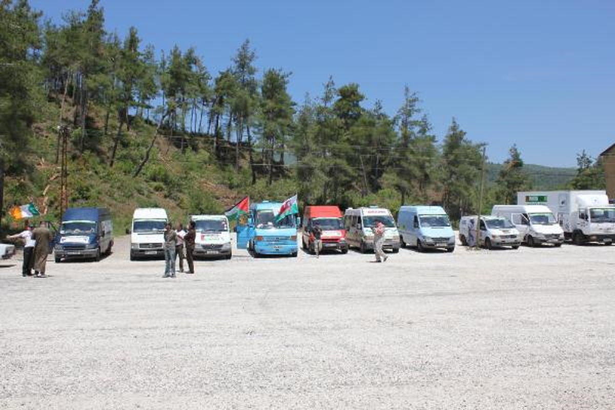 Filistin\'e Yardım Götürmek İçin Türkiye\'den Suriye\'ye Geçtiler
