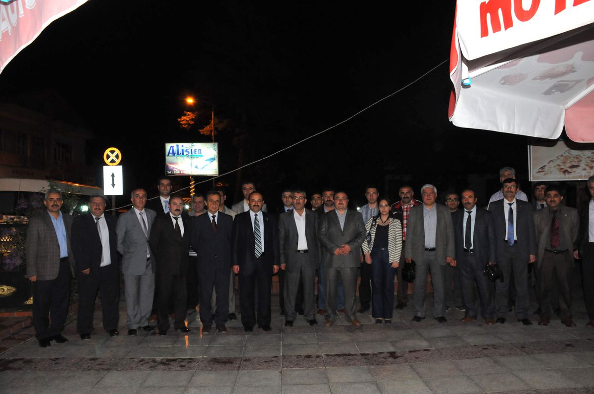 Gazioğlu'ndan Kastamonu Üniversitesi'ne Övgü