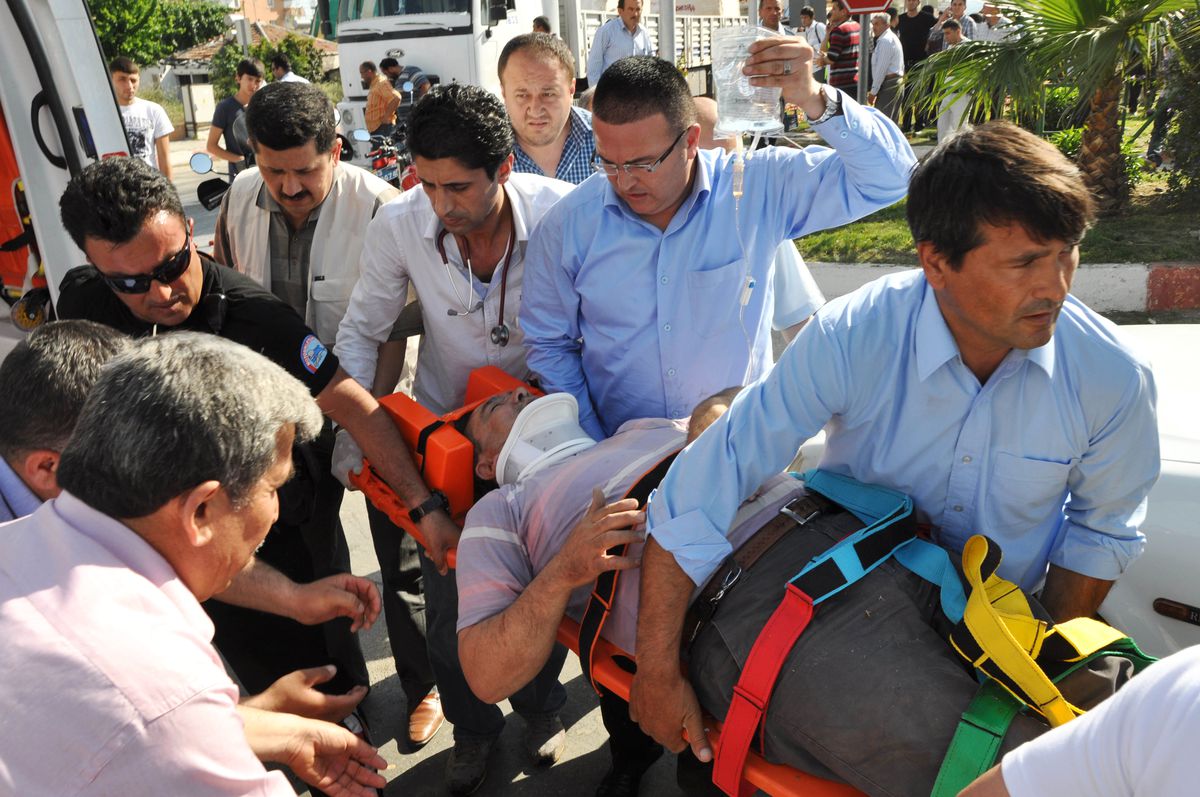 Hurdaya Dönen Araçta Sıkışan Şoför Sağ Çıktı