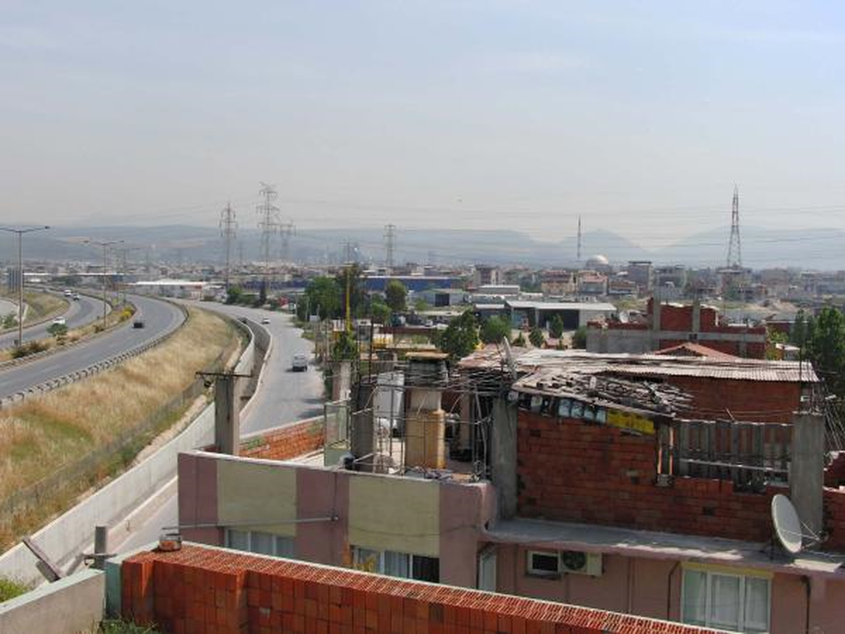 İzmir'de 'Çin Seddi' Otoyol Tepkisi