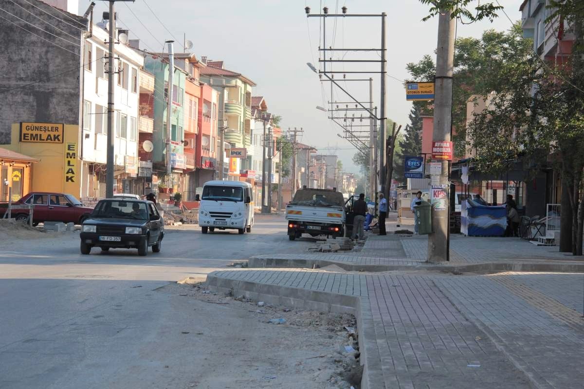 Kaldırım Yoldan Daha Geniş