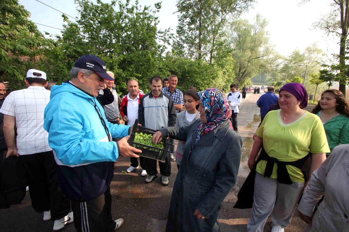 Karaosmanoğlu Kocaeli Halkını Eşme Sahili\'ne Davet Etti