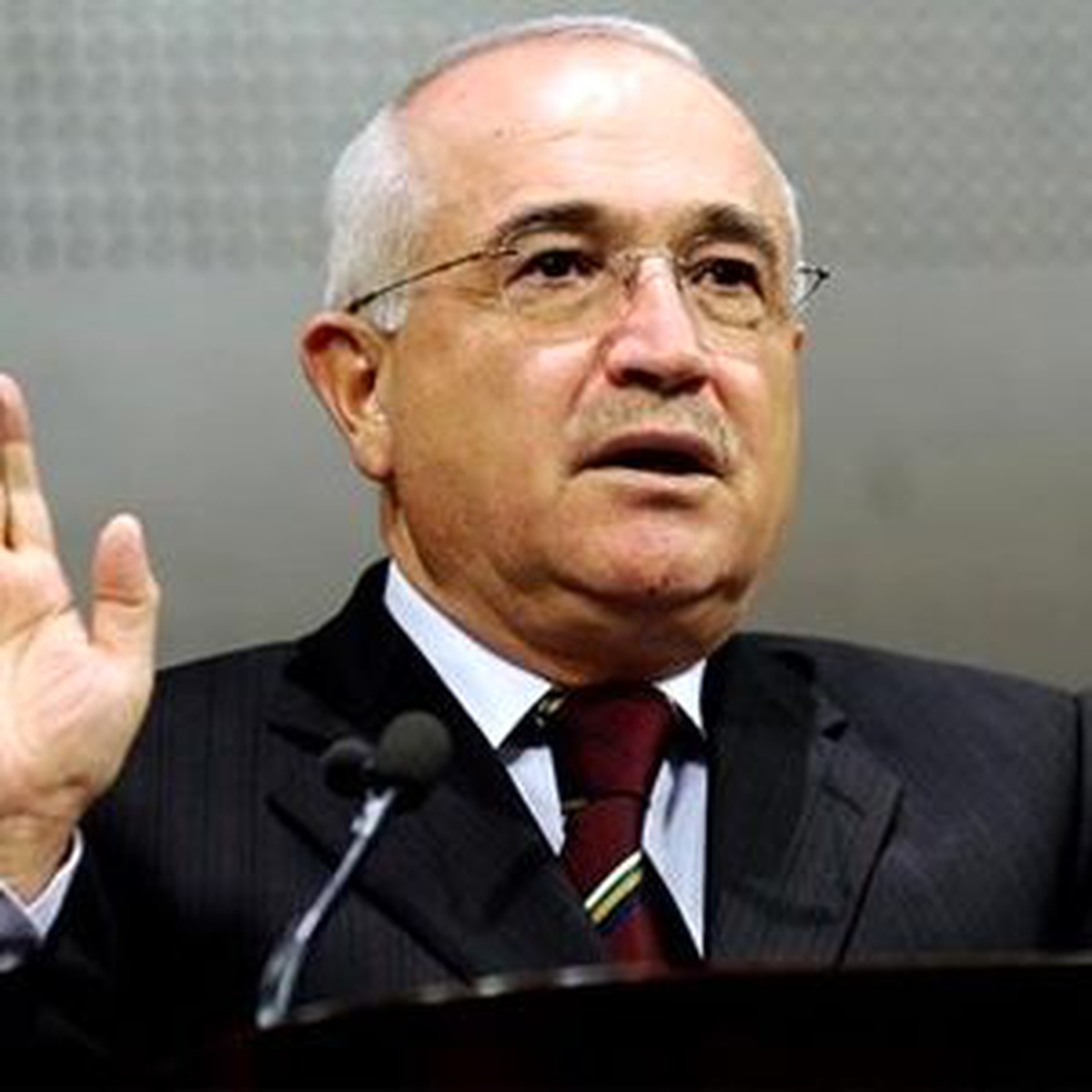 Komisyon, Anayasanın Yazımına Perşembe Günü Başlıyor