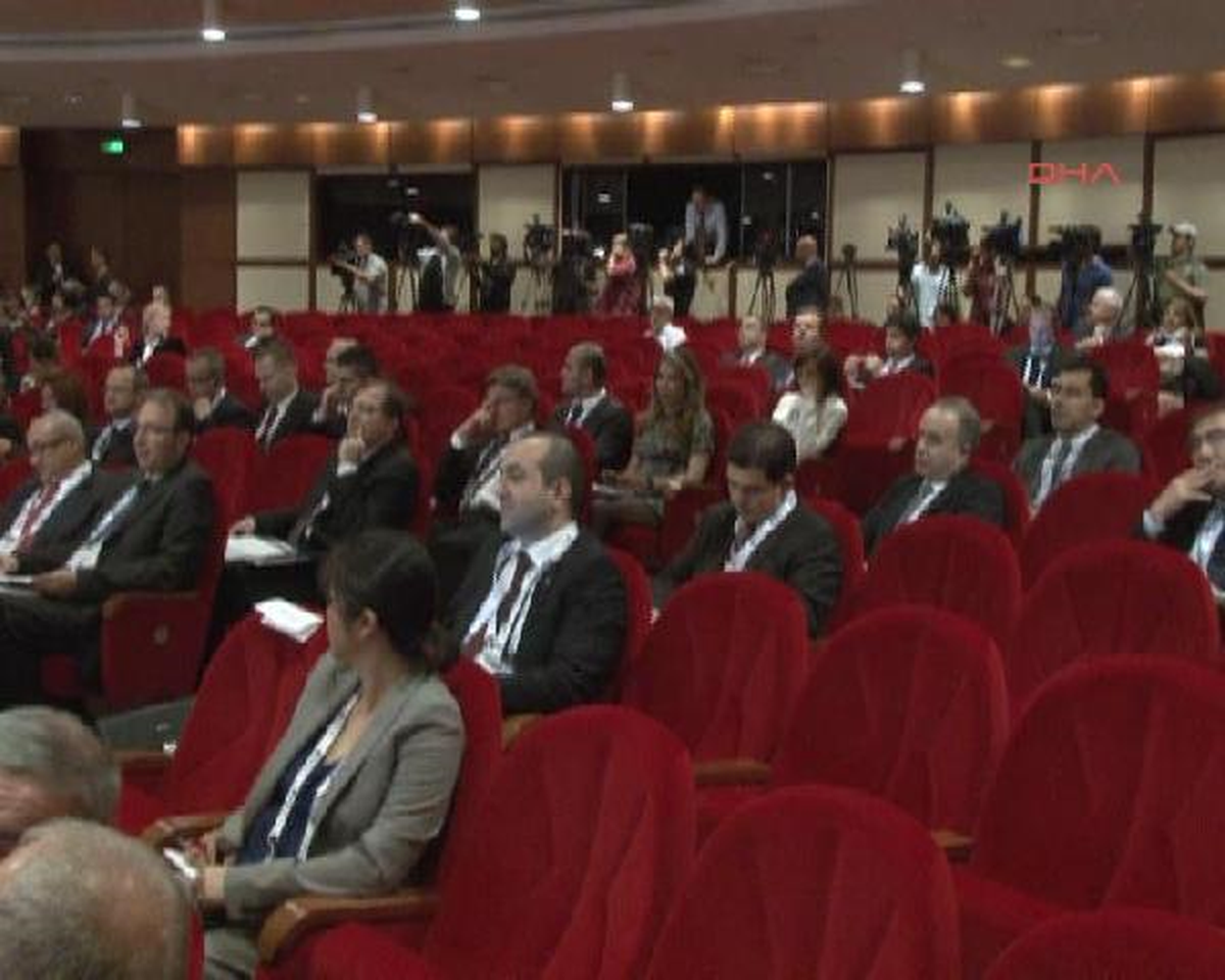 Maliye Bakanı Şimşek: Kredi Piyasasının Yüzde 15'ler Seviyesinde Tutulması Daha Doğru Olur