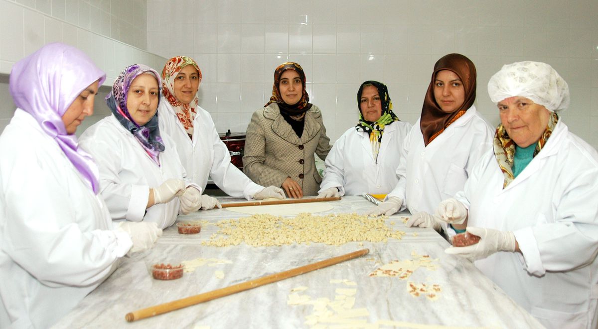 Mamaklı Hanımlar Mantı Açıyor