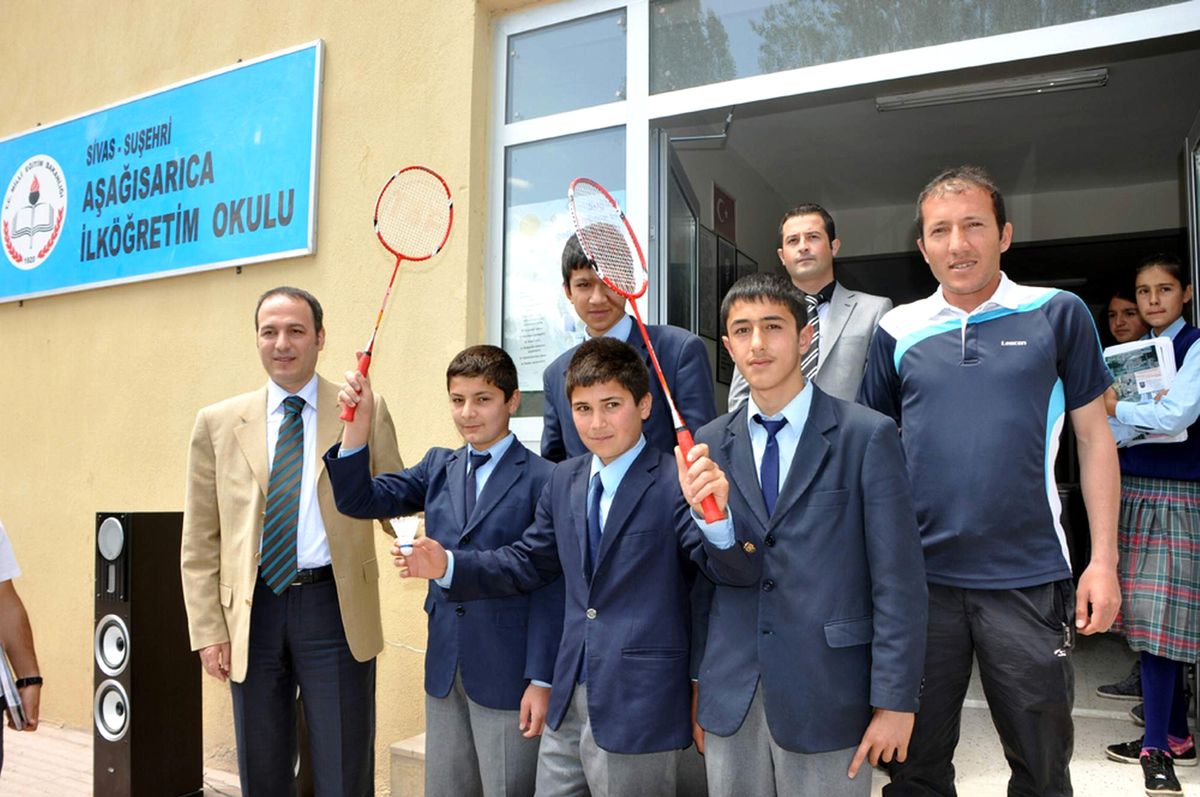 Öğrenciler, Badminton\'da Başarıyı Yakaladı