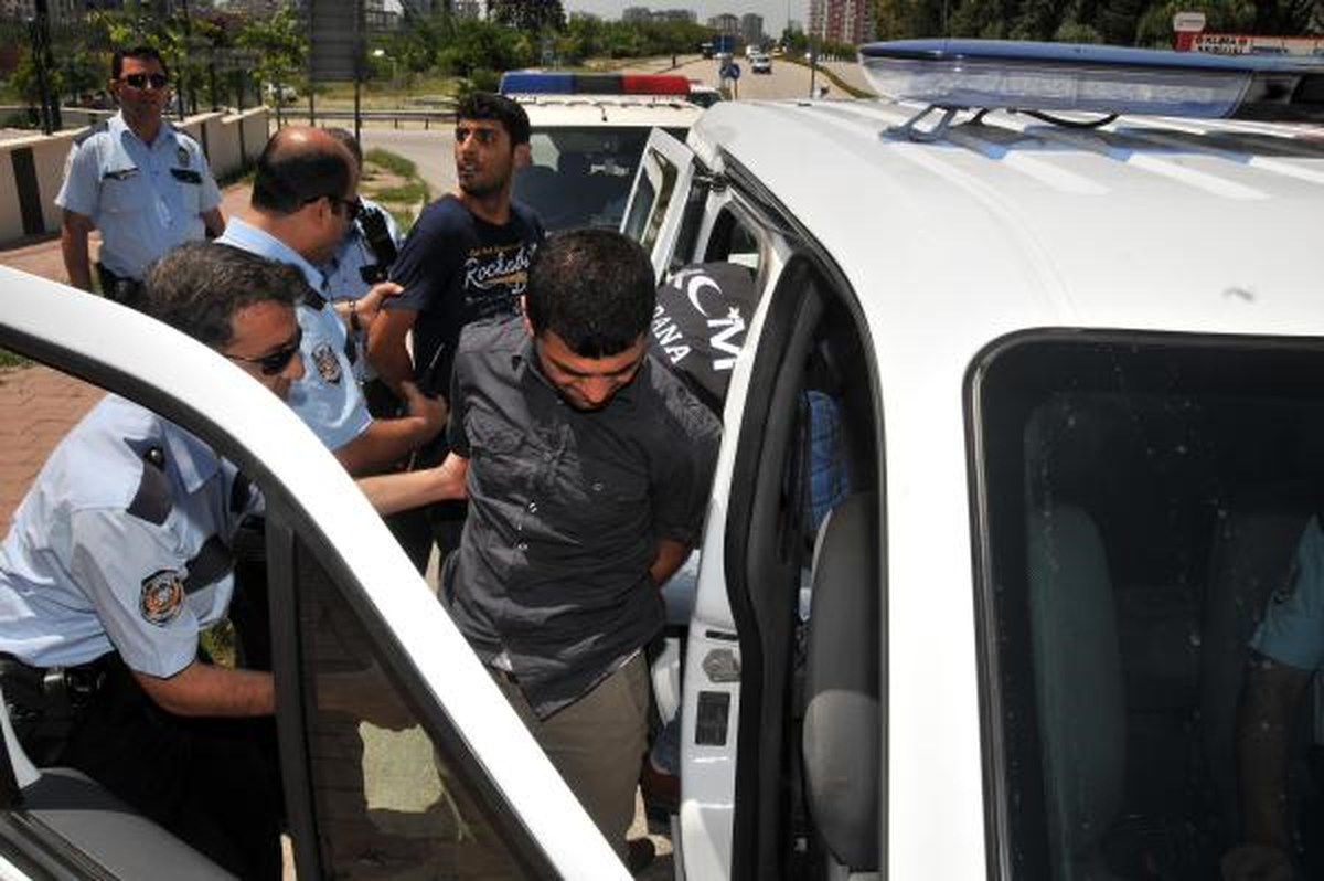 Polisten Kaçarken Kaza Yaptılar
