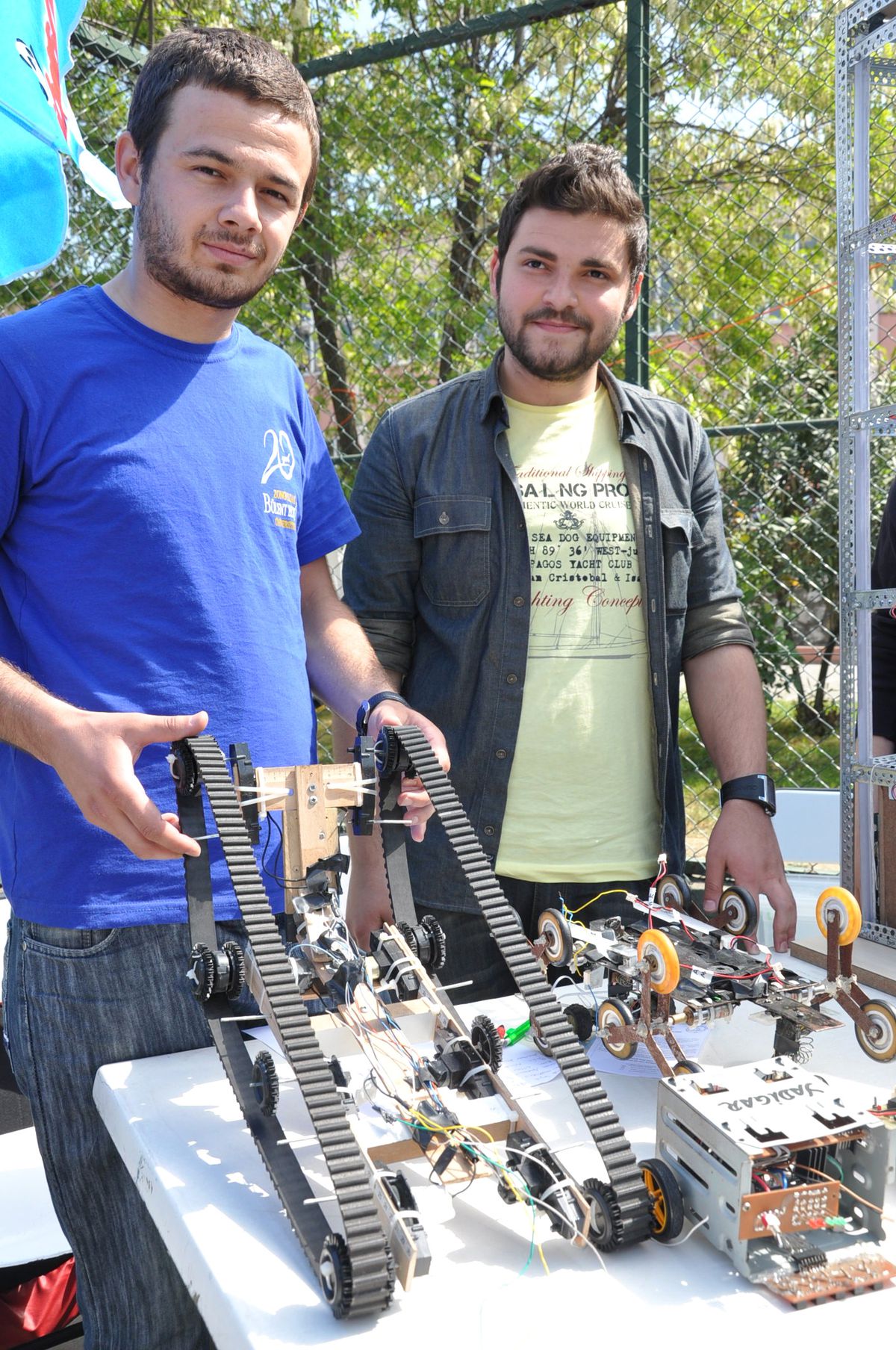 Robotlar Görücüye Çıktı