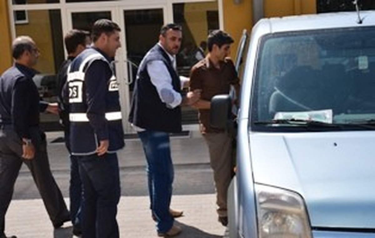 Sakarya\'da Garson Cinayetinin Zanlıları Yakalandı