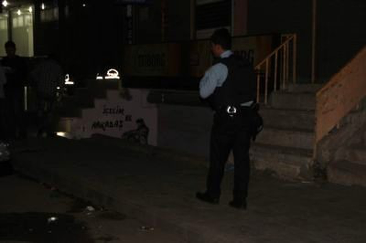 Silahlı Kavgayı İzlerken Başından Vurulup Öldü