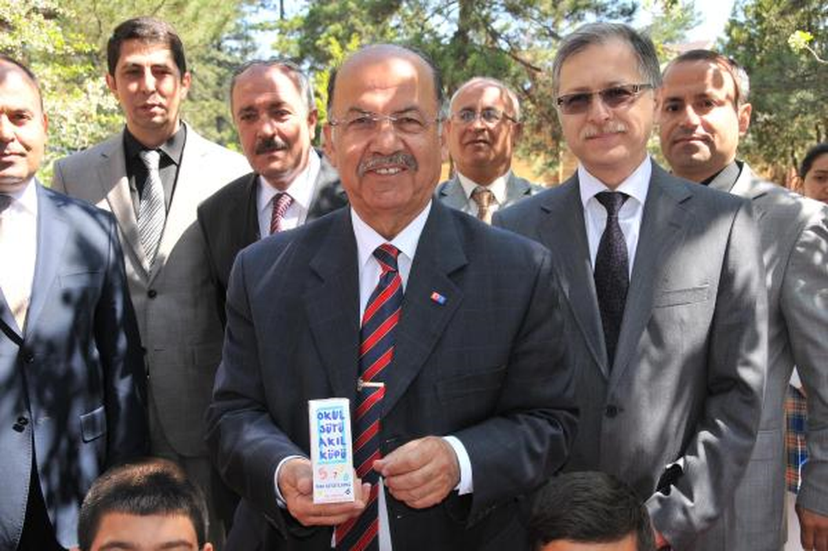 Sivas\'ta Okul Sütü Dağıtımına Yeniden Başlandı