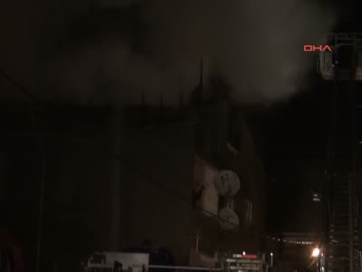 Sultanbeyli'de Korkutan Yangın