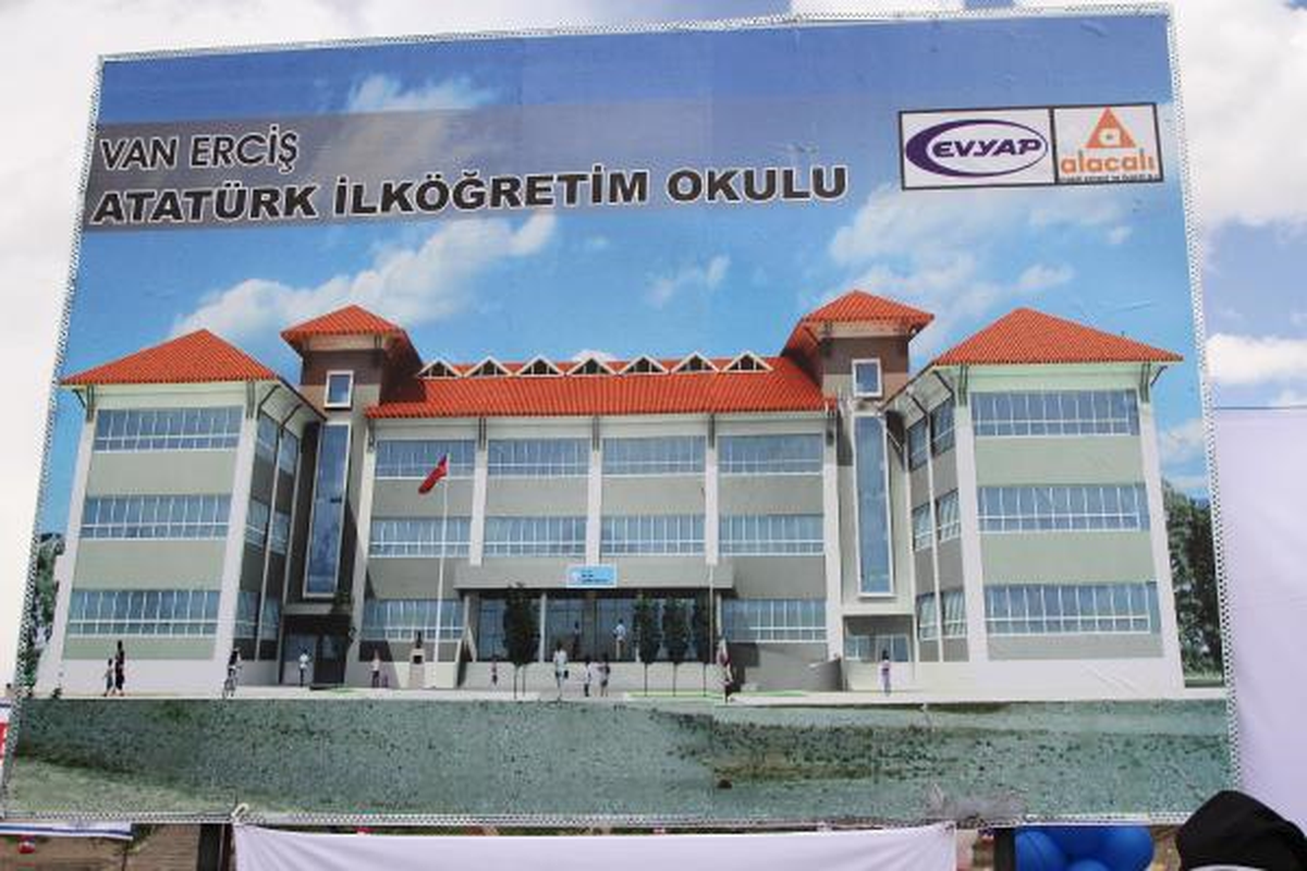 Trenlerin Geçişini Kolaylaştırılacak İlk X-Ray Van'a Kuruluyor (2)