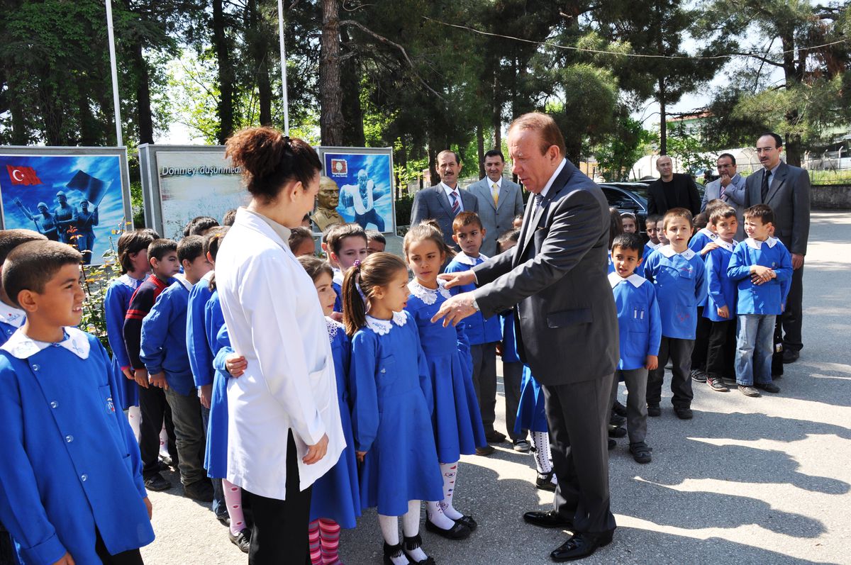 Vali Oğuz, Okul Ziyaretlerine Devam Ediyor