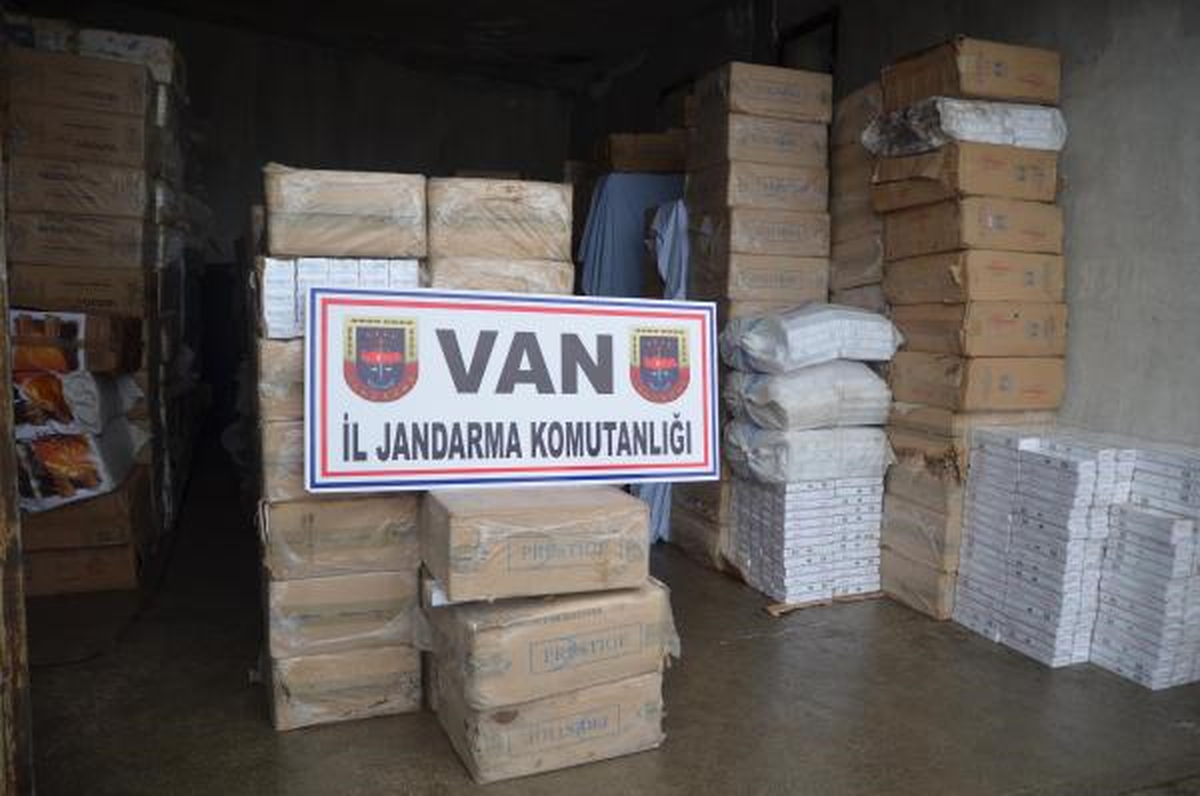 Van'da 135 Bin 500 Paket Kaçak Sigara Ele Geçirildi