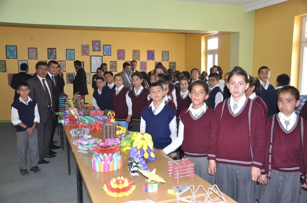 Yibo Öğrencileri Ödevlerini Sergiledi