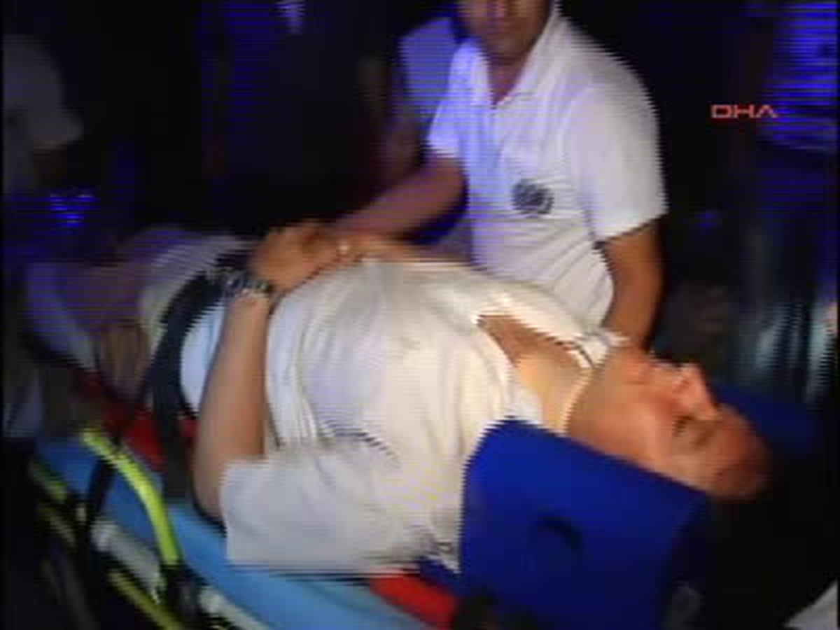 Adana\'da İki Yolcu Treni Çarpıştı 14 Yaralı (2)