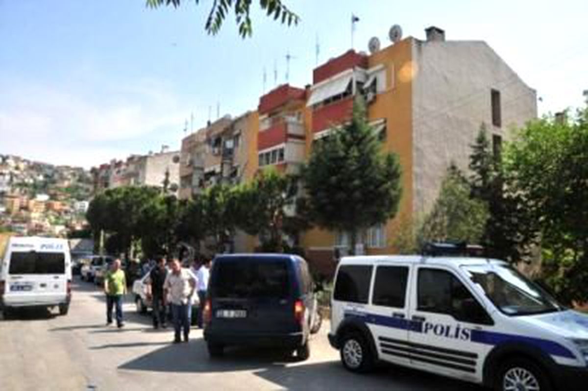 Adliye Dönüşü Eşini 30 Bıçak Darbesiyle Öldürdü