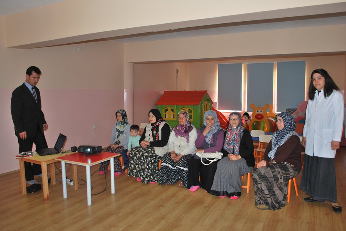 Anaokulu Velilerine 'Deprem Sonrası Psikoloji' Seminerleri