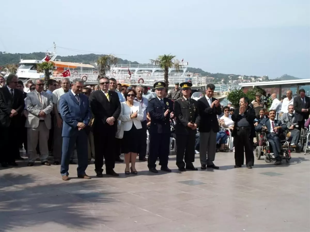 Ayvalık\'ta Engelliler Haftası Trafik Haftasıyla Birlikte Kutlandı