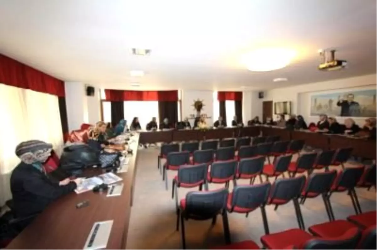 Başkan Cengiz, Ak Kadınlara Çalışmalarını Anlattı