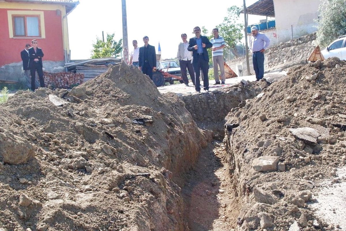 Başkan Uzunkaya Kanalizasyon Çalışmalarını İnceledi