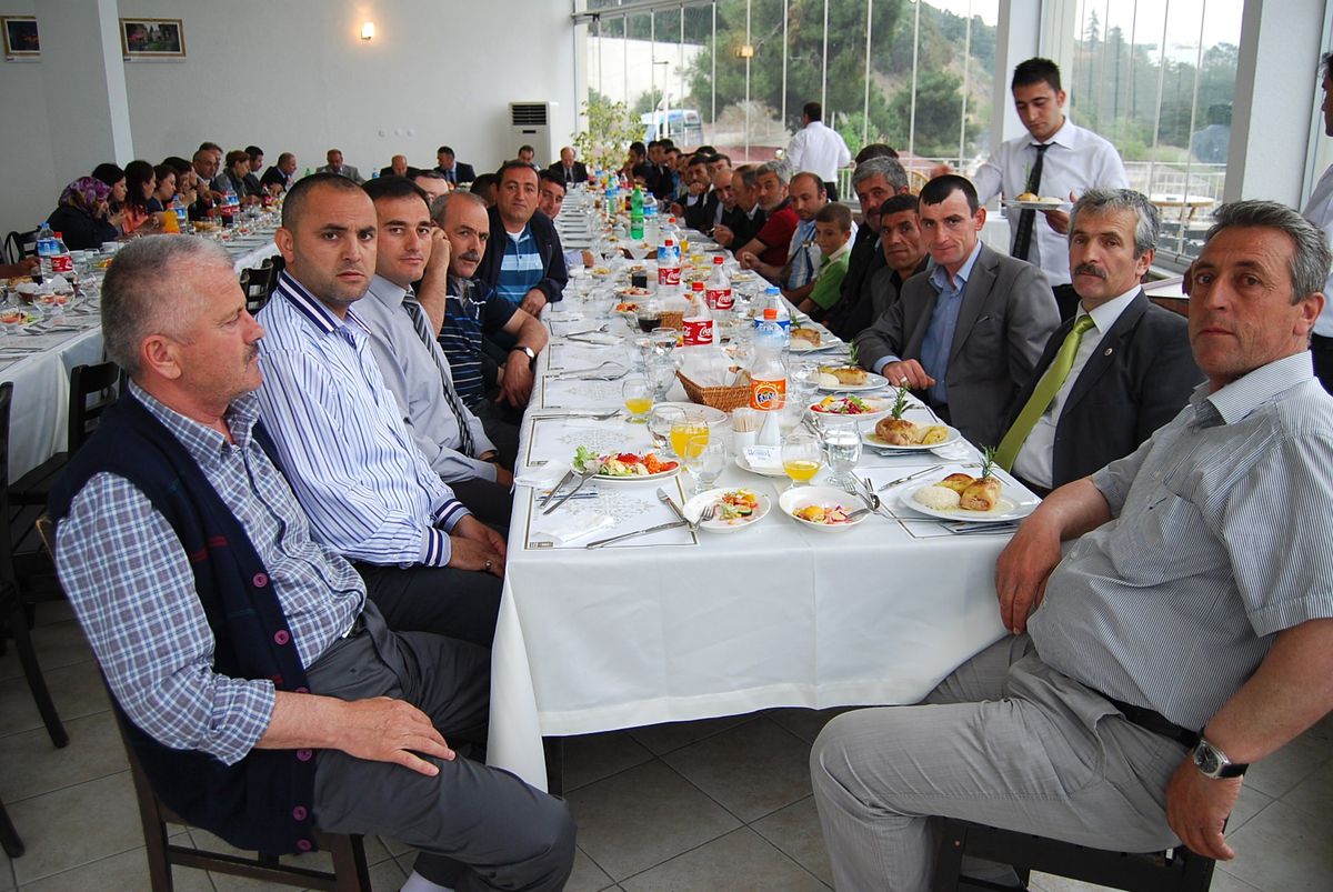 Başkan Vekili Yılmaz'dan İşçilere Teşekkür Yemeği