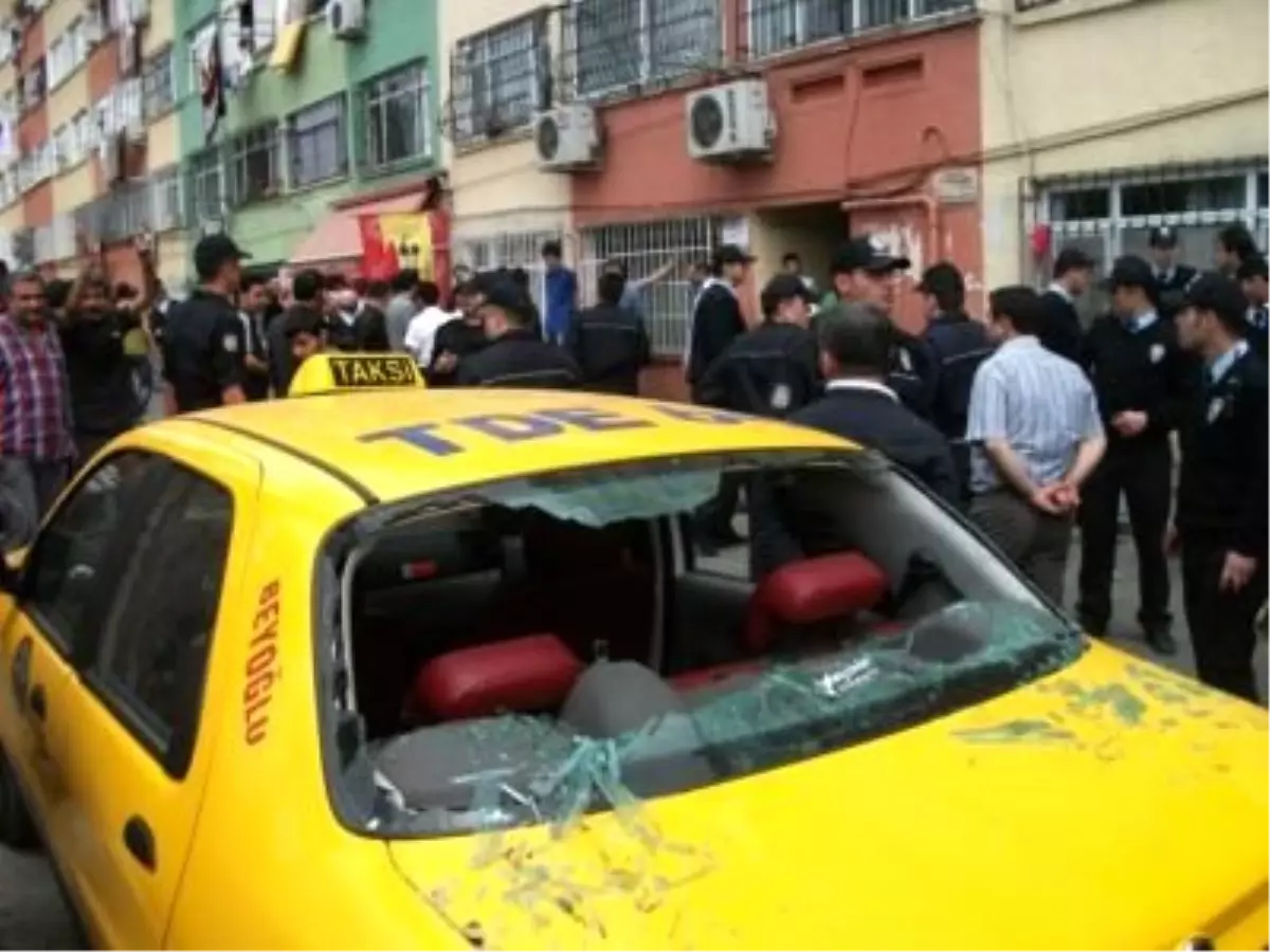 Beyoğlu'nda Çıkan Kavgada 5 Kişi Yaralandı