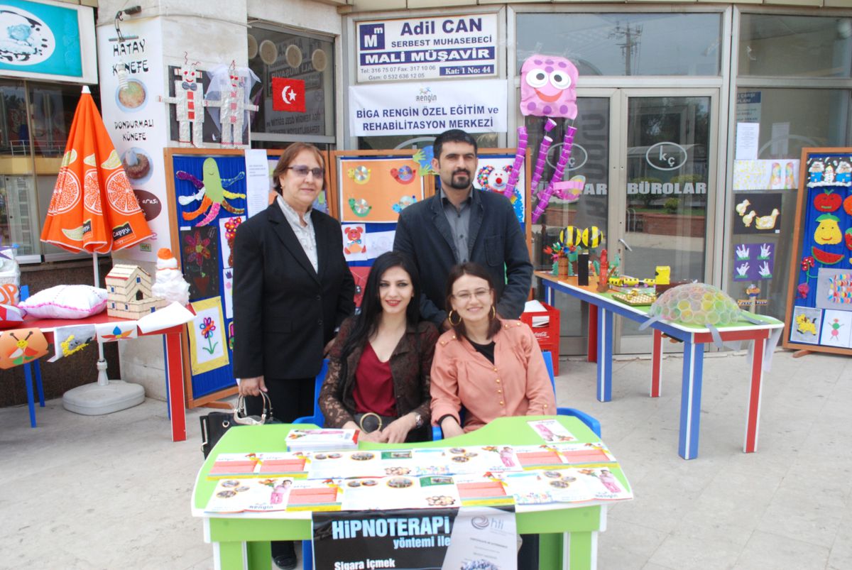 Biga\'da Engelli Öğrenciler Sergi Açtı