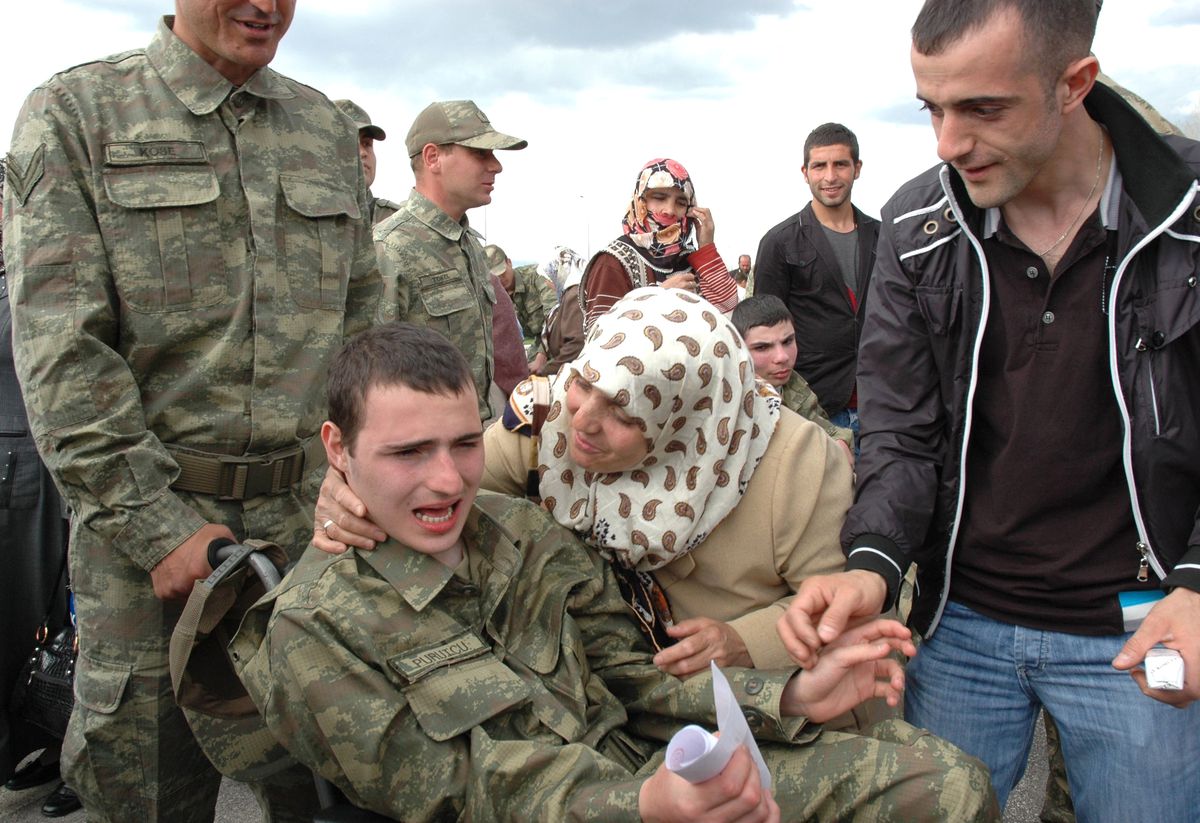 Bir Günlüğüne Çakı Gibi Asker Oldular