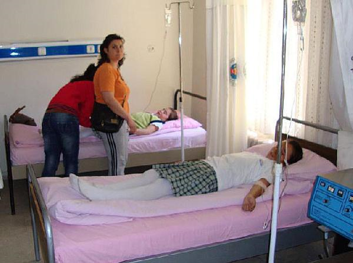 Buldan'da 14 Öğrenci Sütten Hastaneye Kaldırıldı