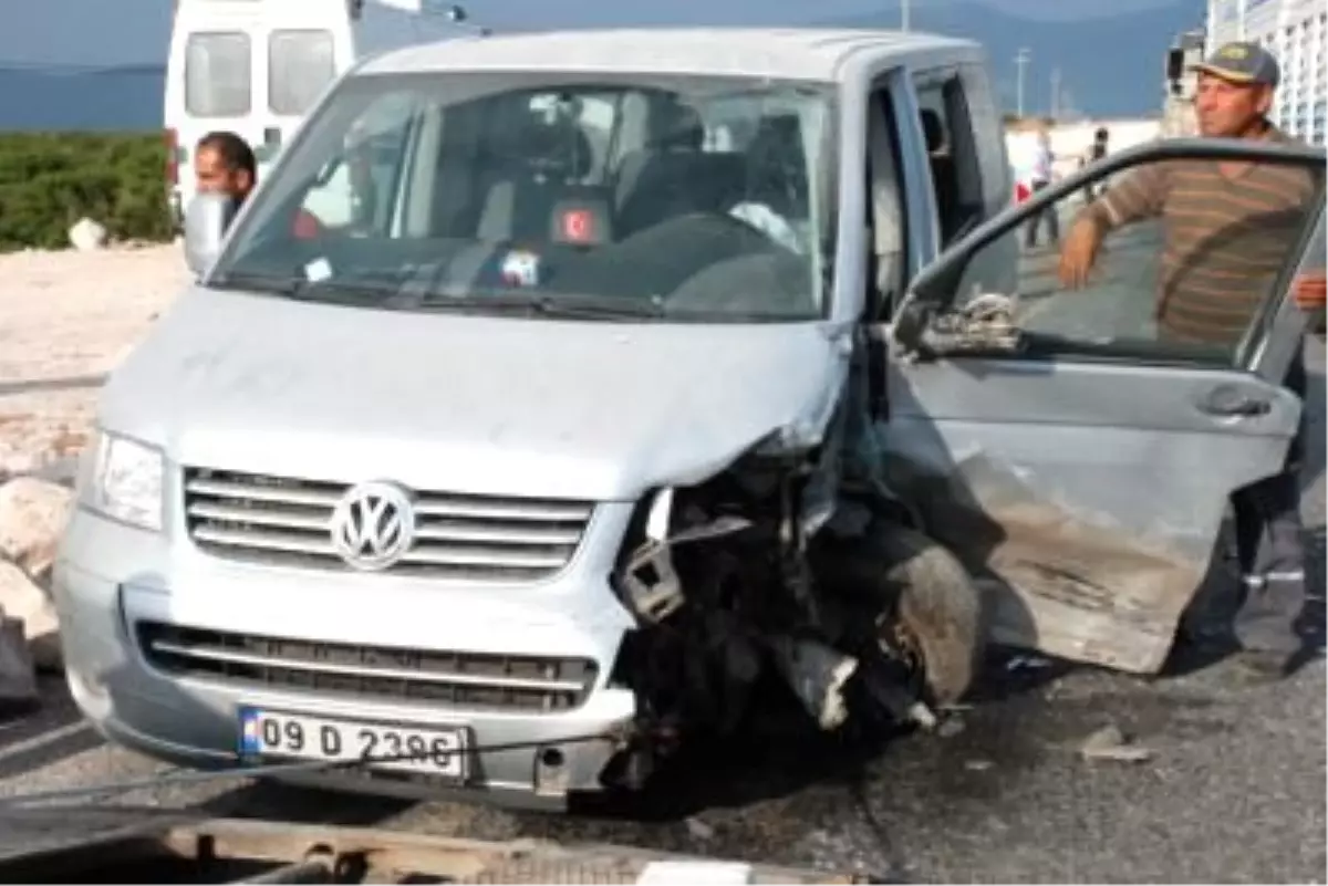 Didim Akbük Yolunda Kaza : 1 Ölü, 4 Yaralı