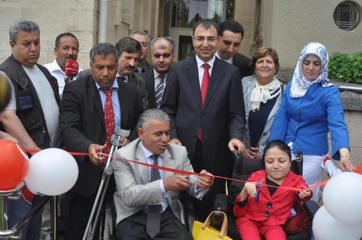 Diyarbakır'da Valilik Binasına Engelli Asansörü