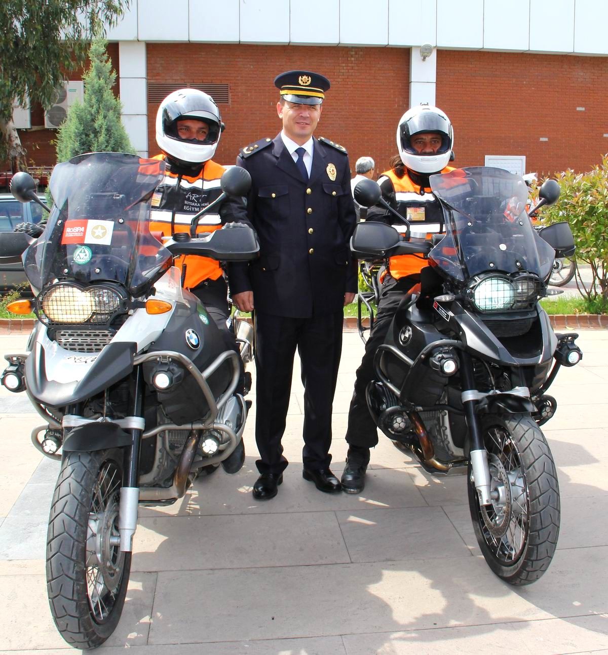 Edremit'te Motosiklet Sürücüleri Kasklandı