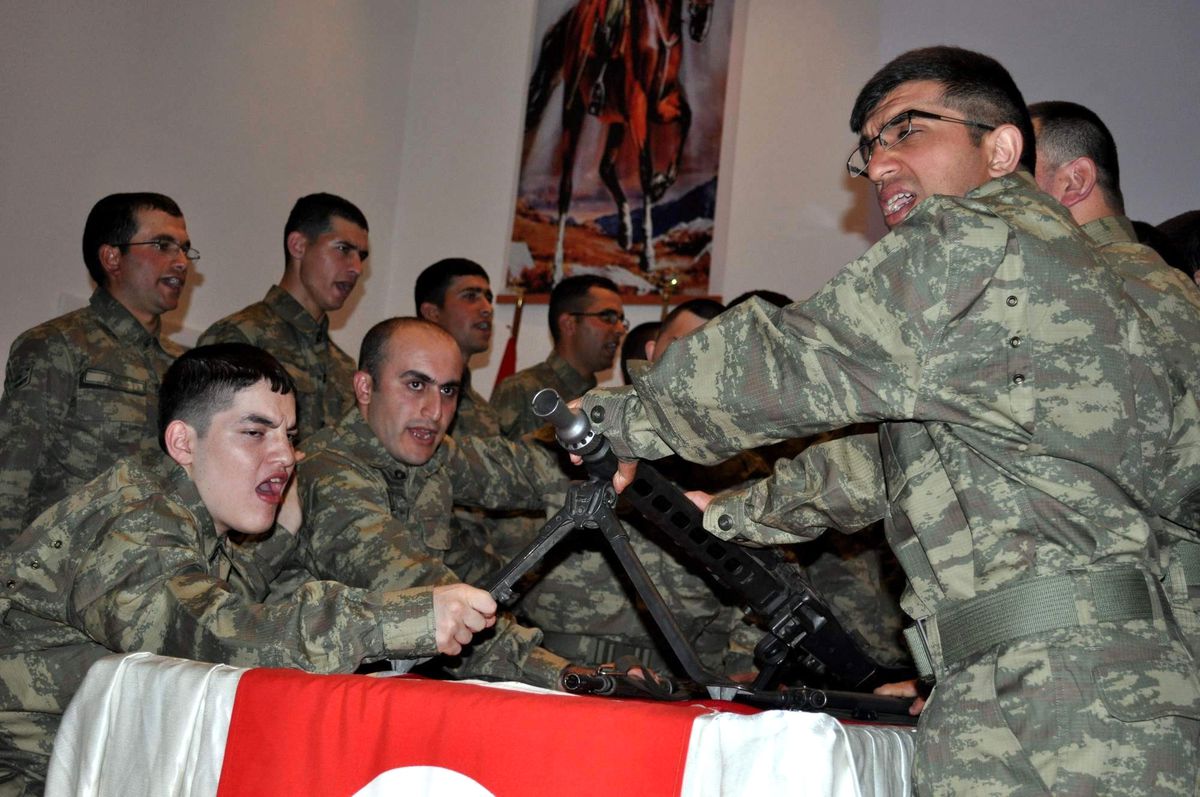 Engelliler Bir Günlüğüne Asker Oldu