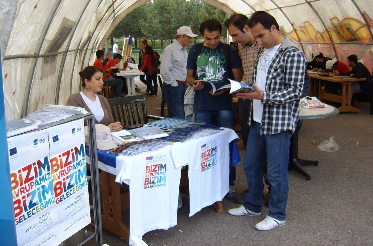 Erzurum AB Bilgi Merkezi, Aü\'de Stant Açtı