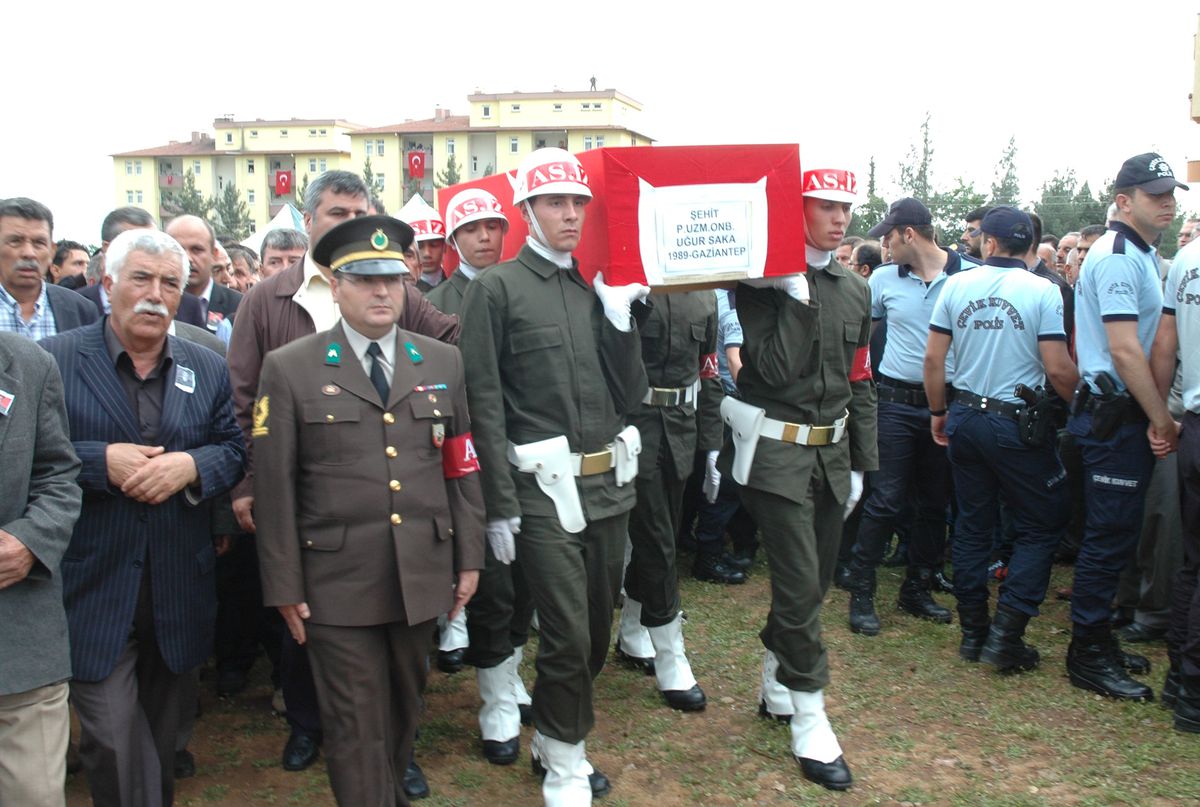Gaziantep Şehidini Son Yolculuğuna Gözyaşları ile Uğurladı