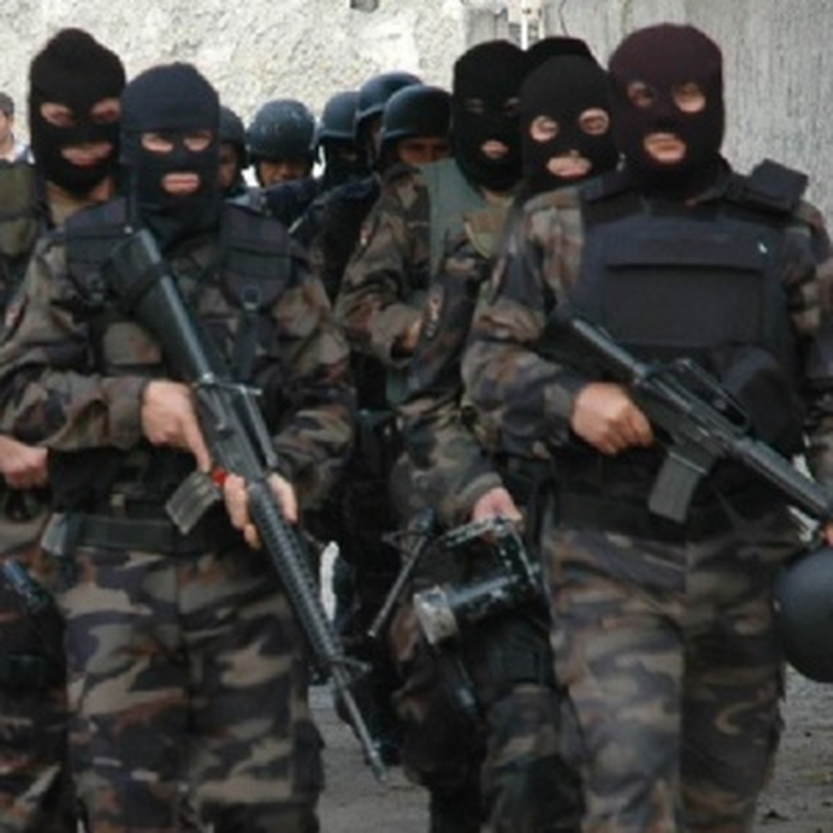 Hacıhüsrev'e 'Şafak' Operasyonu