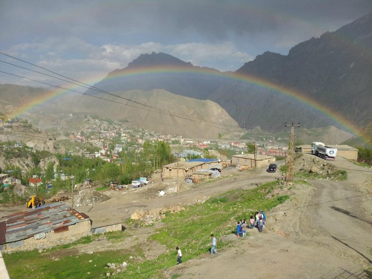 Hakkari\'de Gökkuşağı Güzelliği