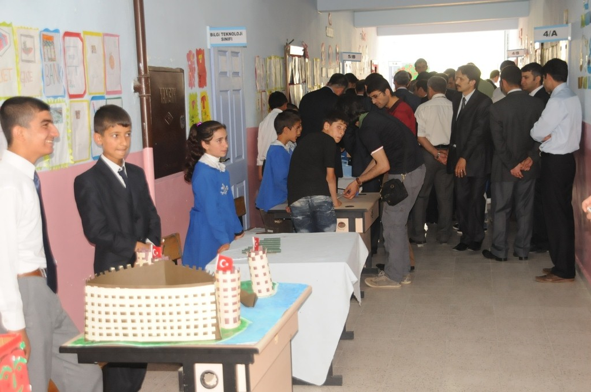 Hamidiye İlköğretim Okulunun 3. Bilim Şenliği İlgi Gördü
