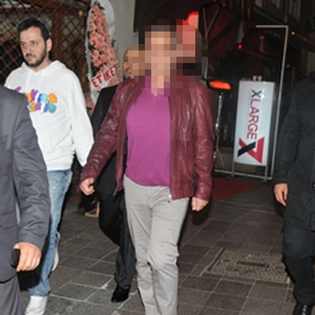 Gay Bar Çıkışı Yakalanan Ünlü Kim?