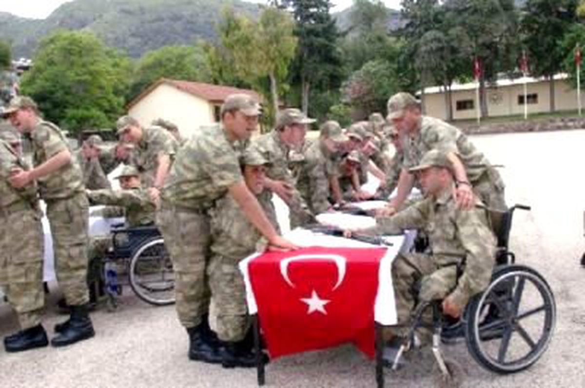 Hatay\'da Engelli Gençler, 1 Günlüğüne Asker Oldu
