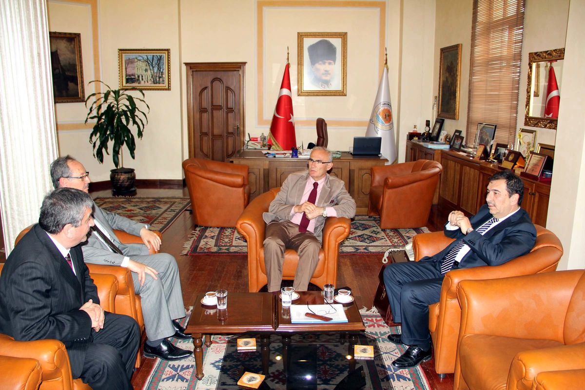 İller Bankası Genel Müdür Yardımcısı Dizdar, Başkan Yılmaz\'ı Ziyaret Etti