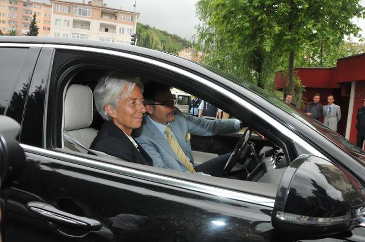 IMF Başkanı Chrıstıne Lagarde Engellilere Destek İçin Gölcük'e Geldi