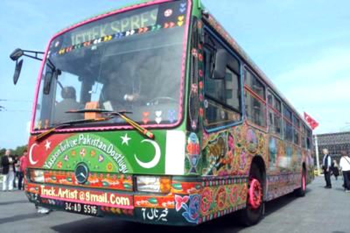 İstanbul Büyük Şehir Belediyesi Pakistan'a 100 Otobüs Hibe Etti