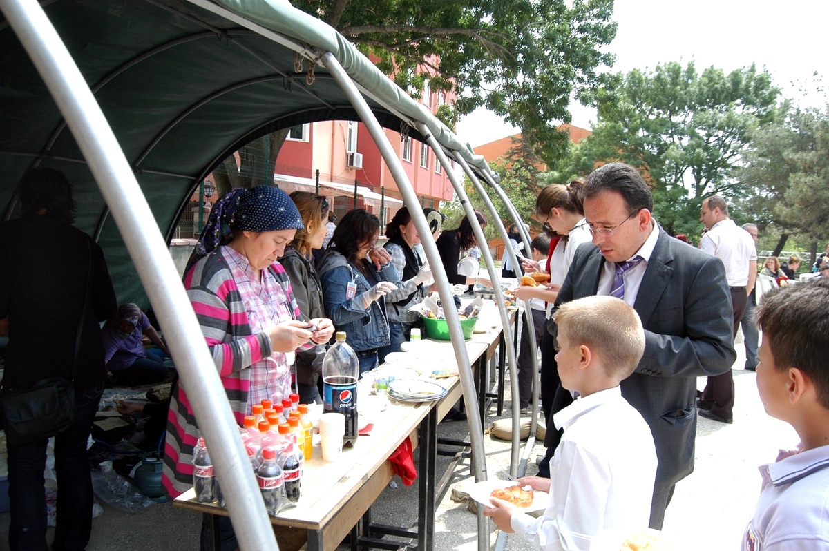 Malkara Mehmet Akif Ersoy İlköğretim Okul Aile Birliği Kermes Düzenledi